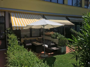 Splendid Apartment in Padenghe Sul Garda BS with Garden